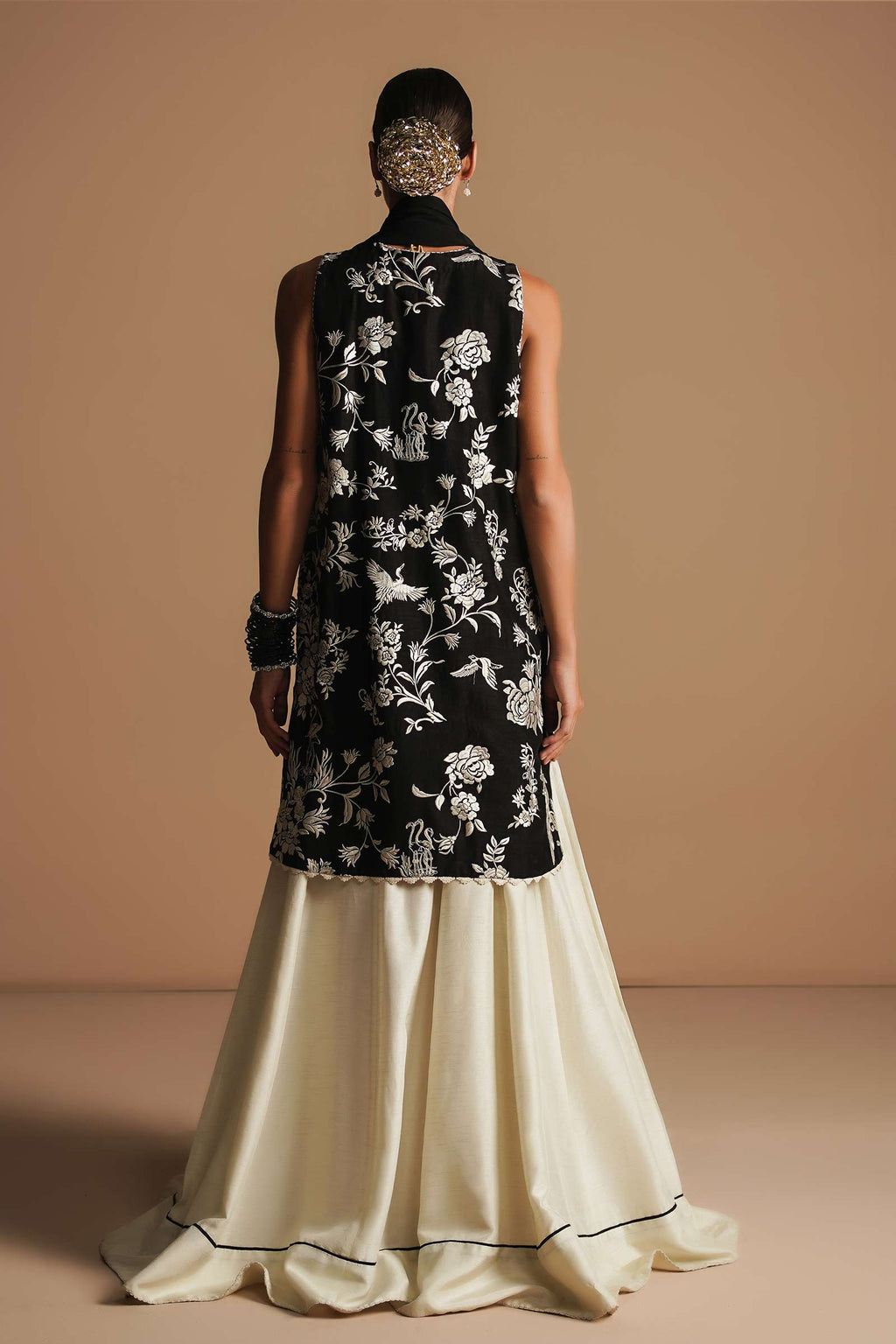 Zara Shahjahan - Noir