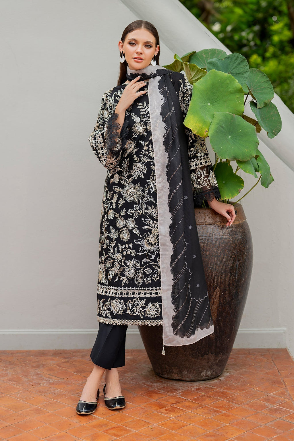 Baroque - Black (2)