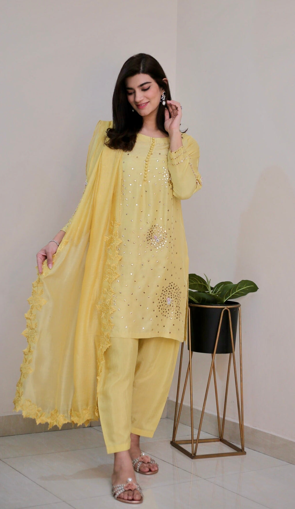 Hues Atelier - Butter yellow