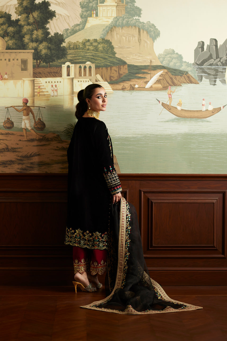 Mina Hasan - Velvet