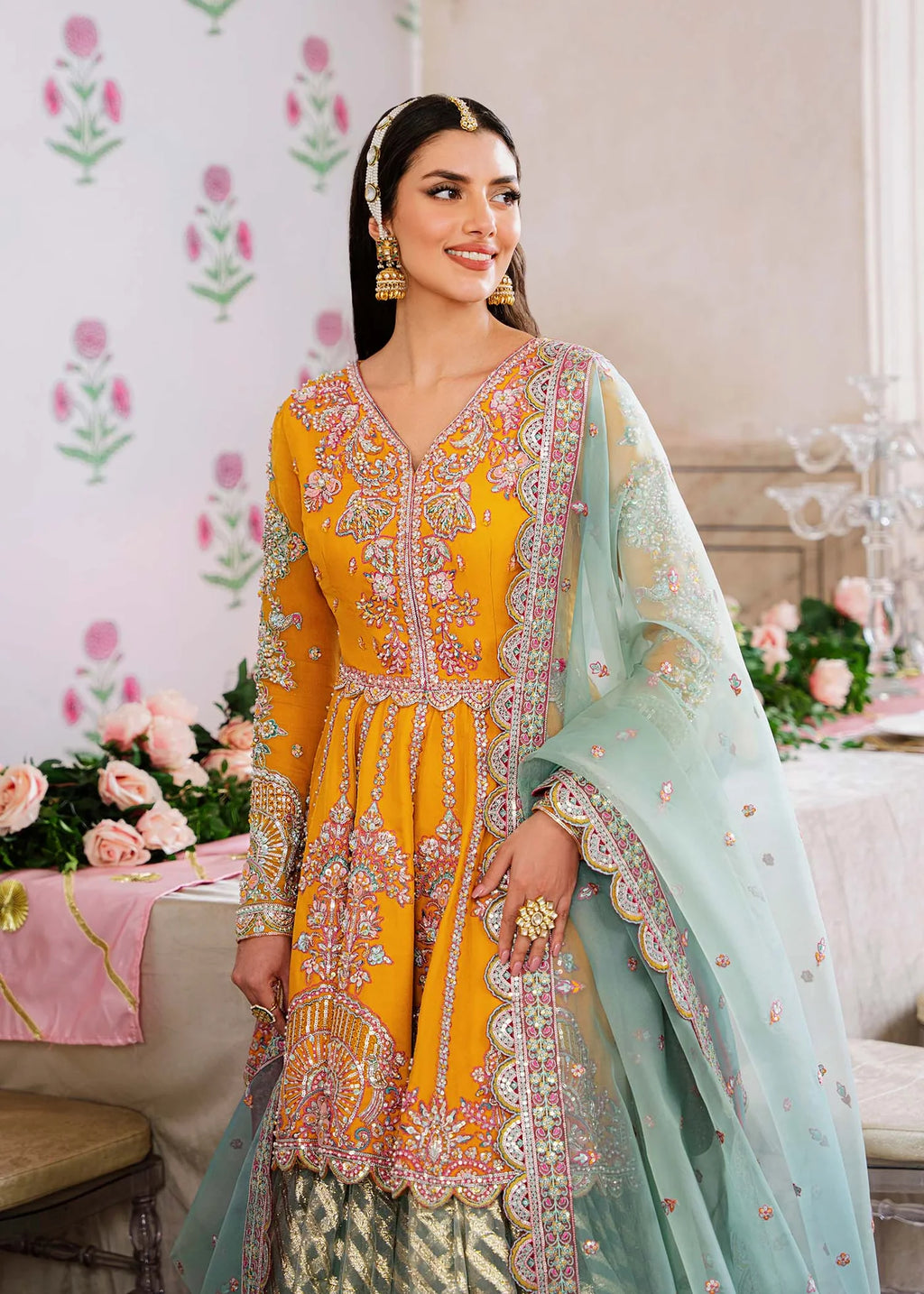 Akbar Aslam - Peplum