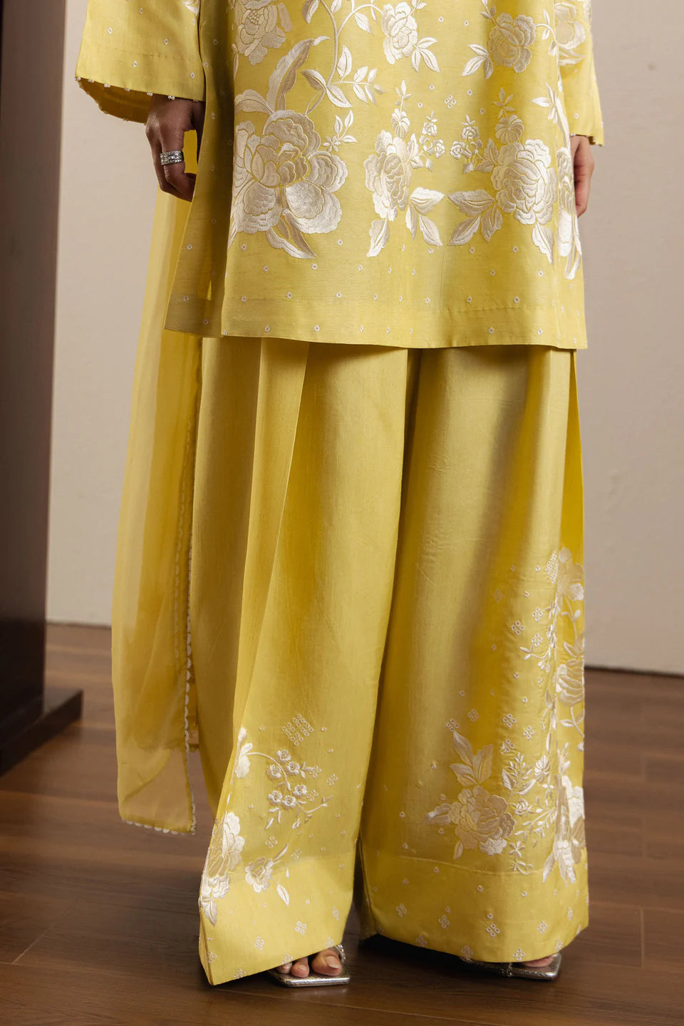 Zara Shahjahan - SHAFAQ