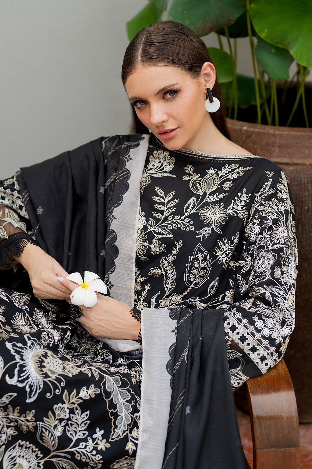 Baroque - Black (2)