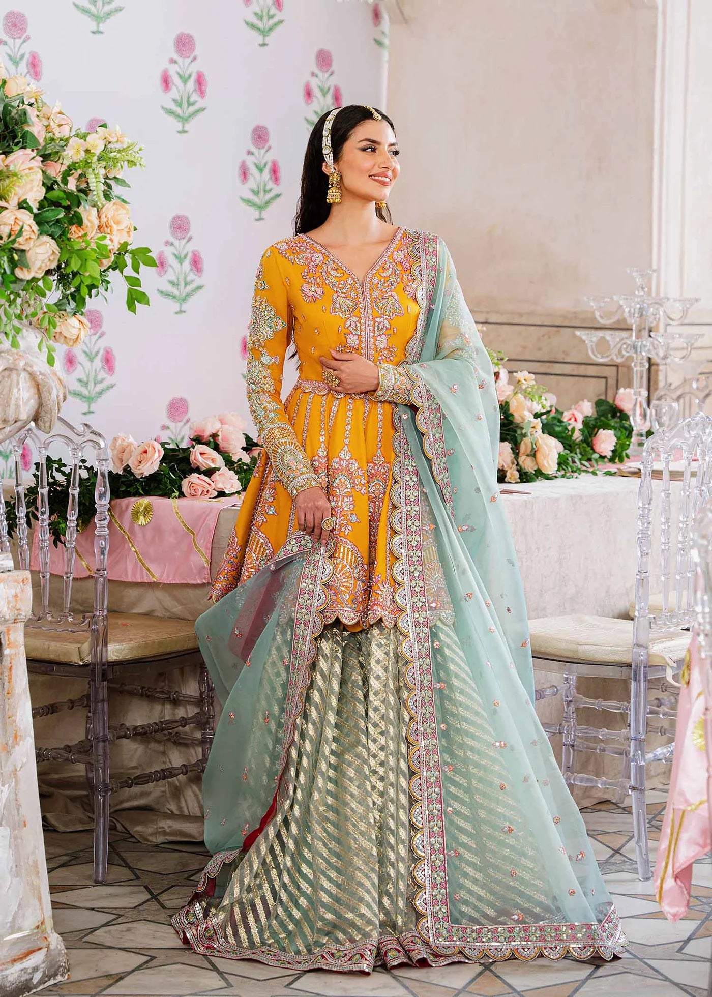 Akbar Aslam - Peplum