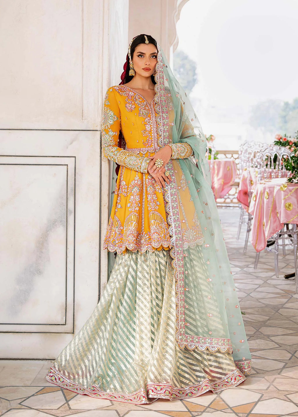 Akbar Aslam - Peplum