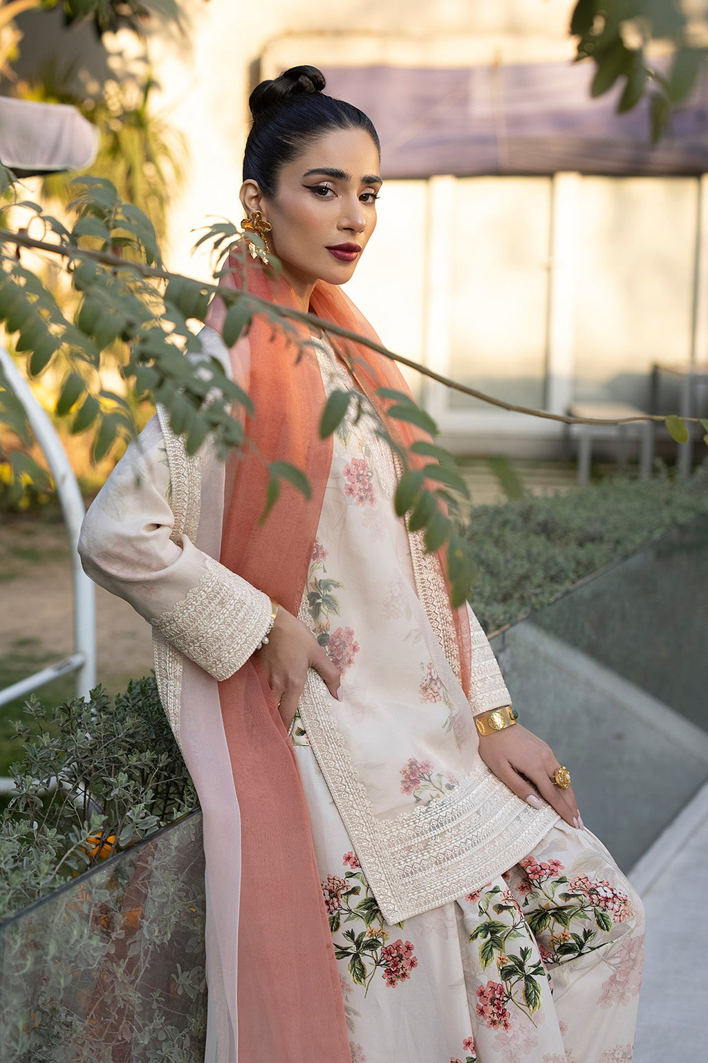 Erum Khan - Hania Amir Farshi Set