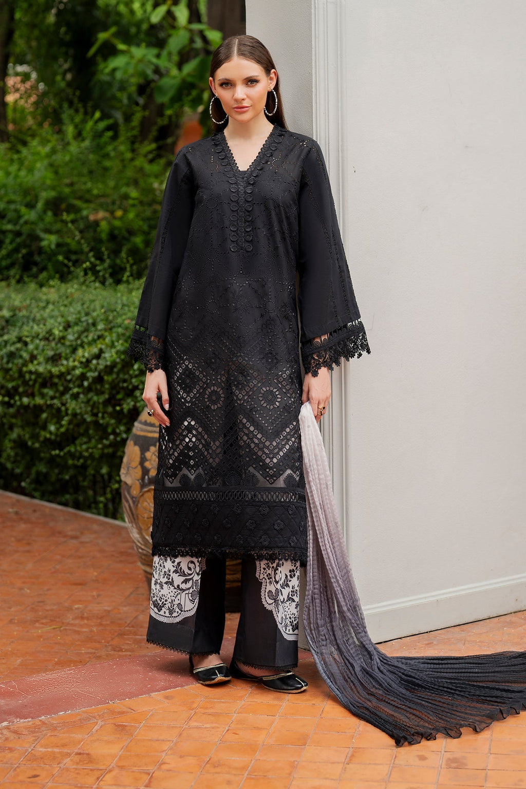 Baroque - Black (3)