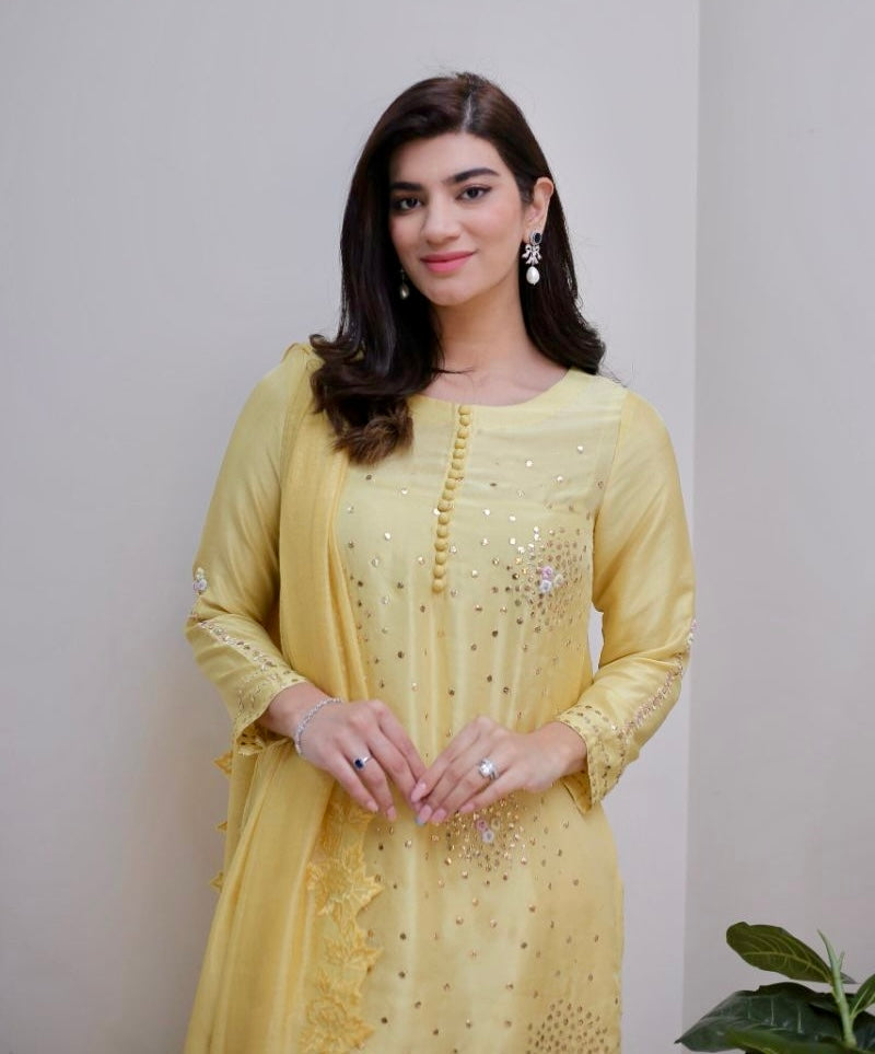 Hues Atelier - Butter yellow