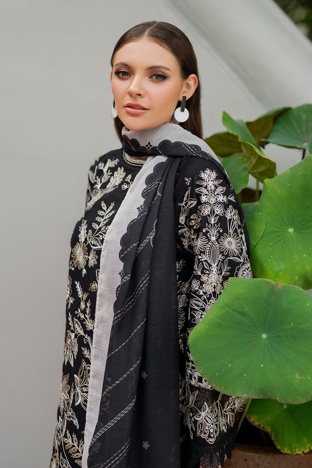Baroque - Black (2)