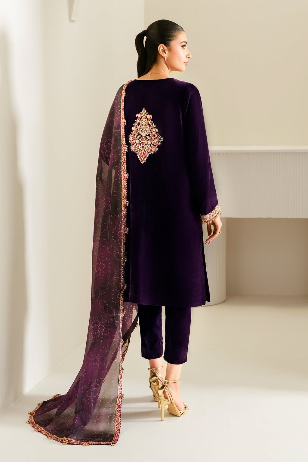 BAROQUE-Velvet (1)
