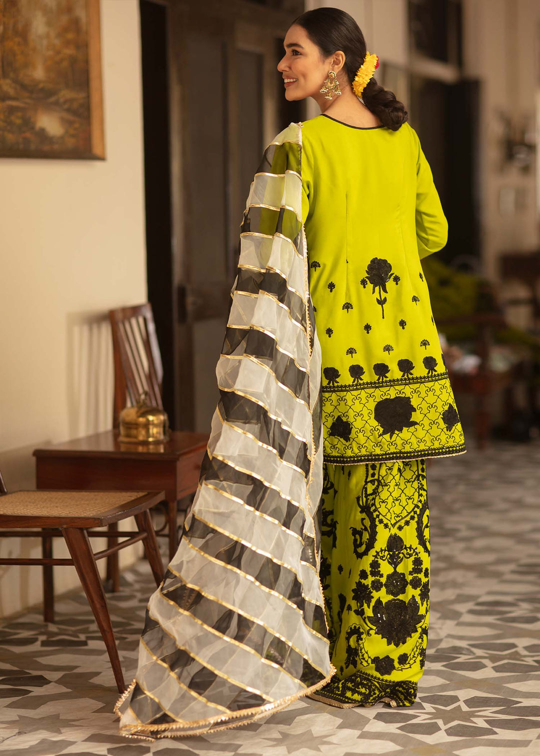 Ali Xeeshan - Night out