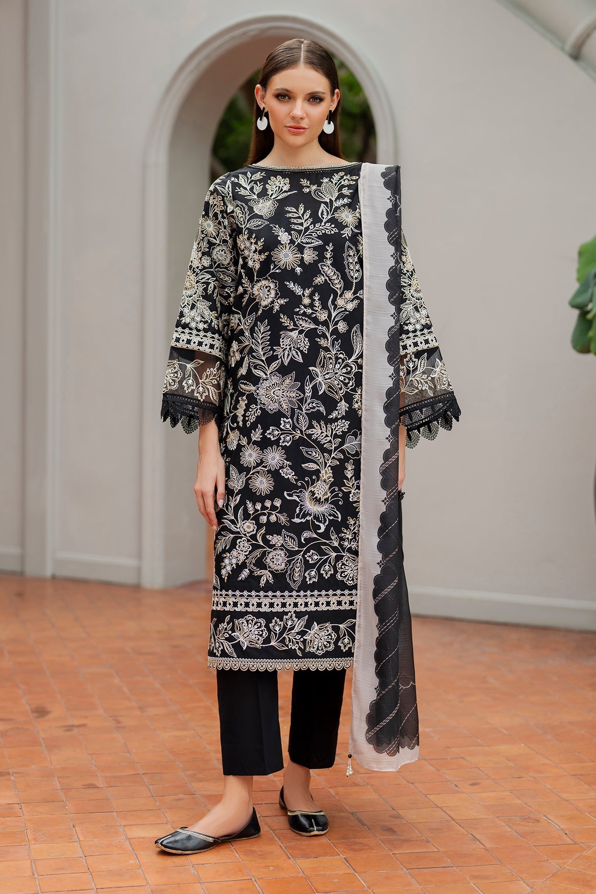 Baroque - Black (2)