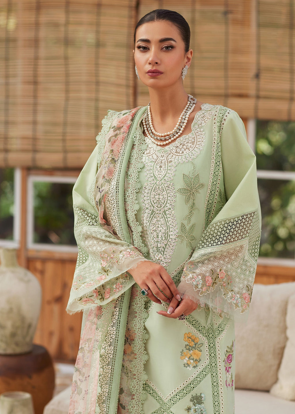 Saira Shakira - Olive