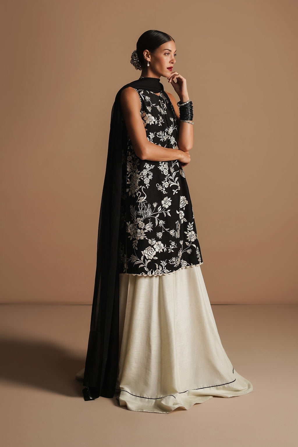 Zara Shahjahan - Noir