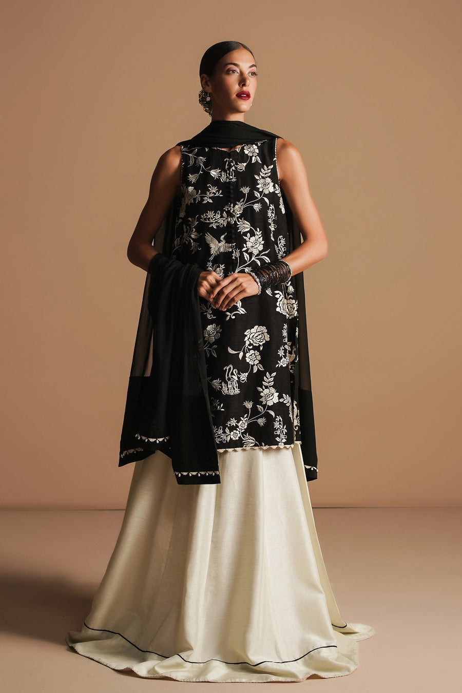 Zara Shahjahan - Noir
