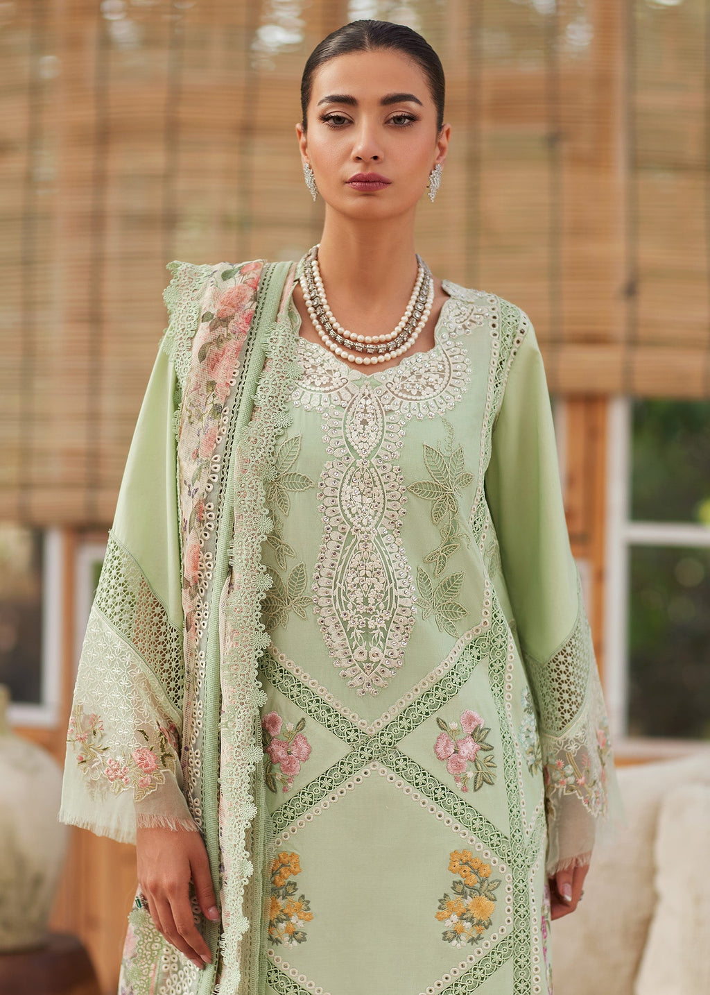 Saira Shakira - Olive