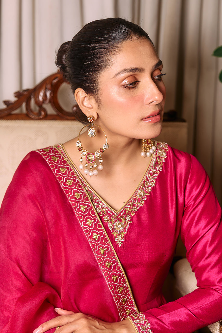 Sunia Manahil - MAGENTA GOWN